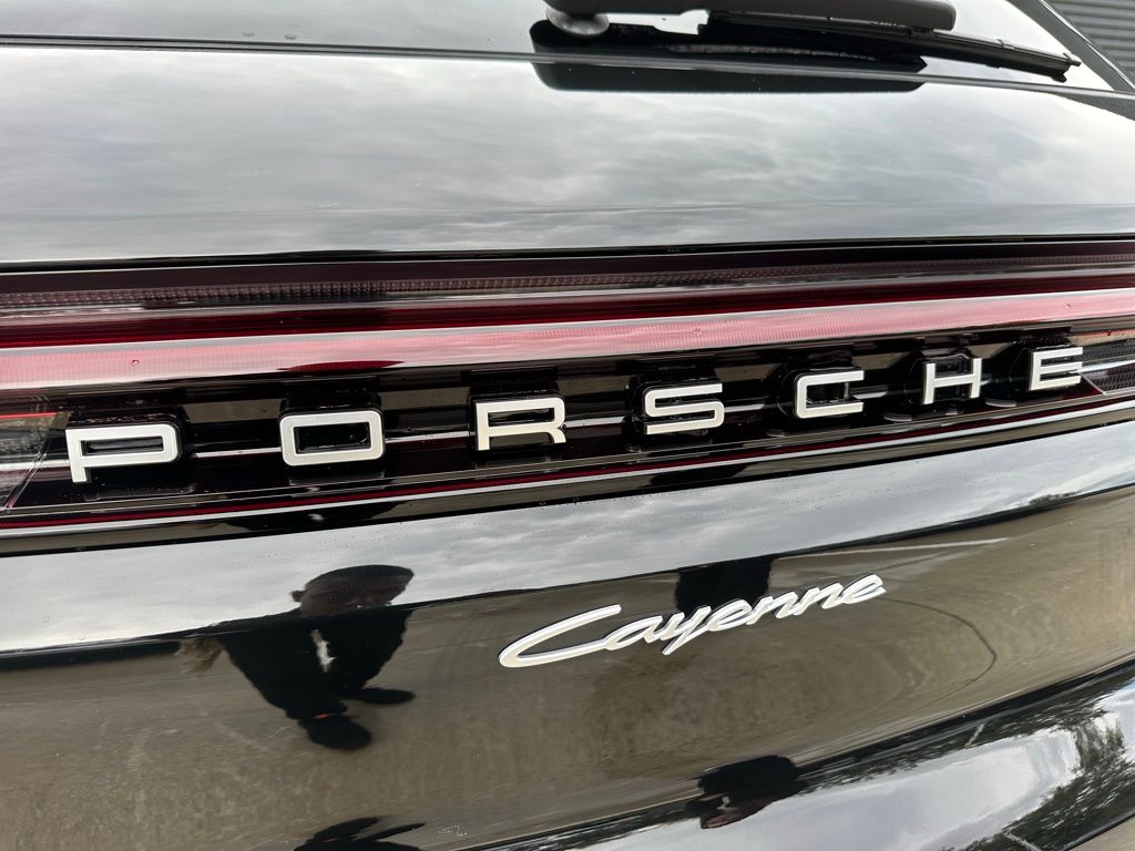 Thumbnail: 2026 Porsche Cayenne - 12