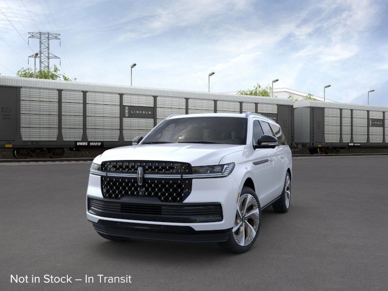 2025 Lincoln Navigator Black Label 2