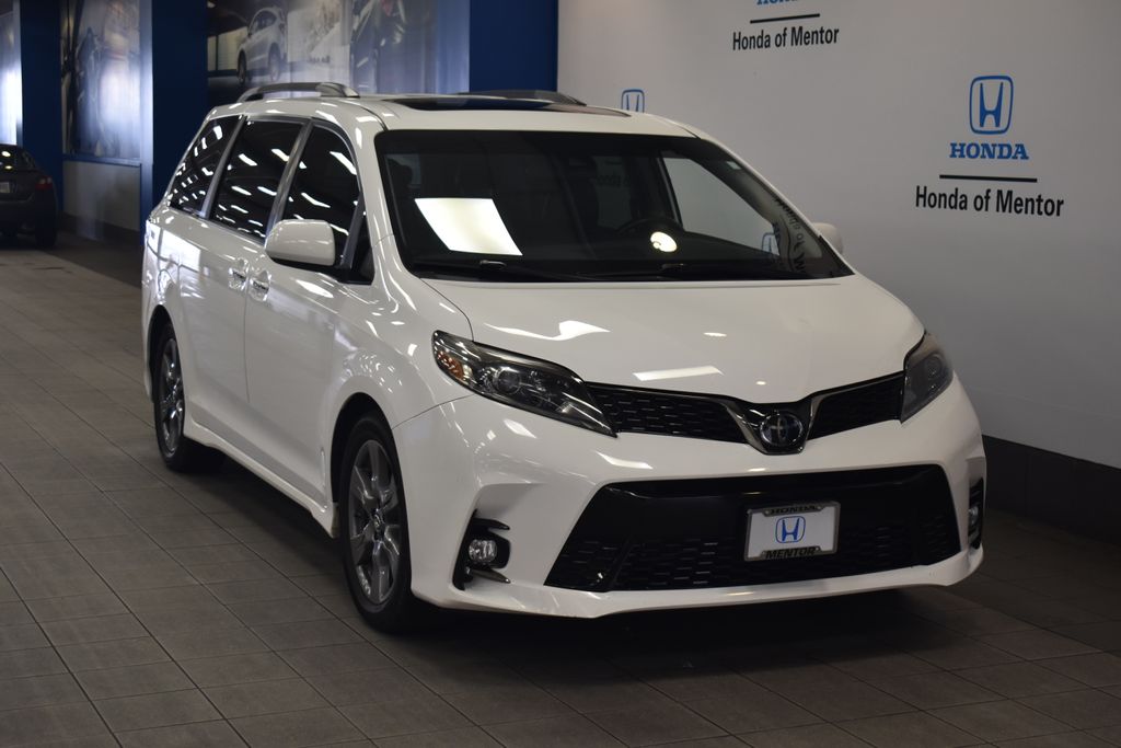 Thumbnail: 2019 Toyota Sienna - 7