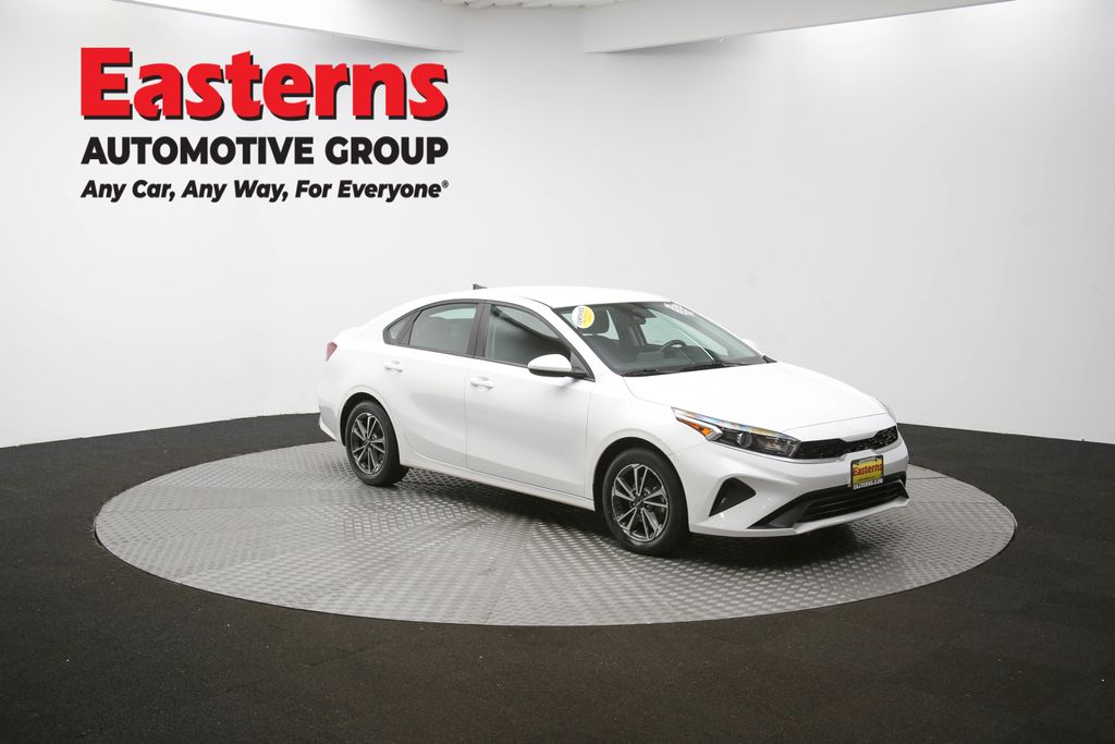 Used 2023 White Kia LXS image 48