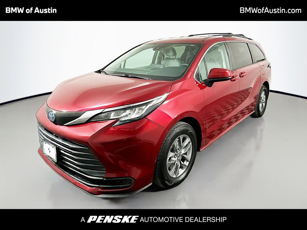 2022 Toyota Sienna LE -
                Austin, TX