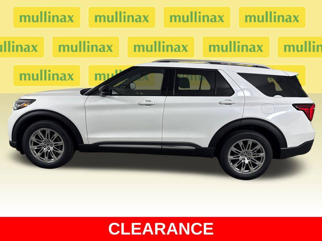 New 2026 White Ford Platinum image 2