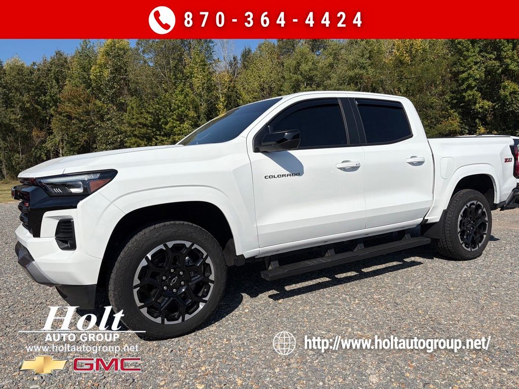 Summit White 2026 Chevrolet Colorado Pickup Truck Four-Wheel Drive 8-Speed Automatic