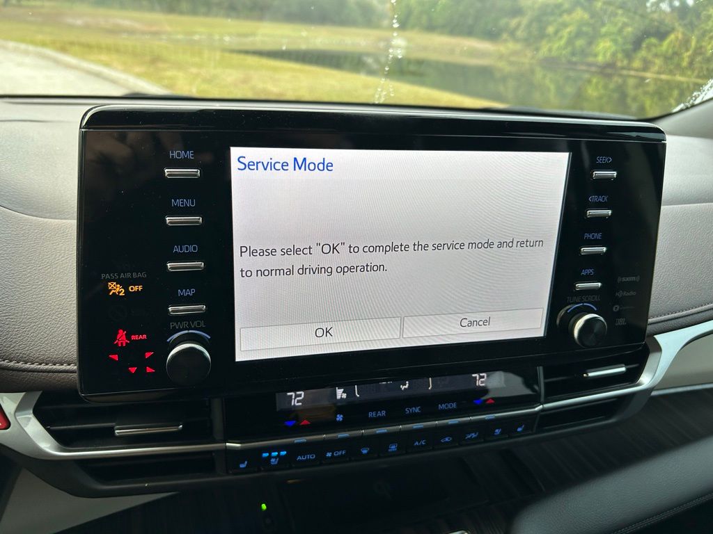 Thumbnail: 2024 Toyota Sienna - 26