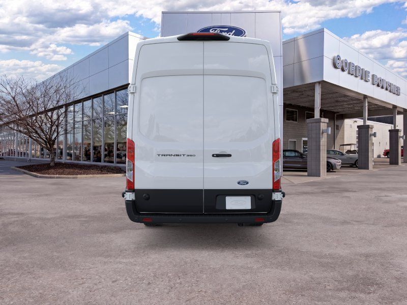 New 2026 Oxford White Ford Base image 5
