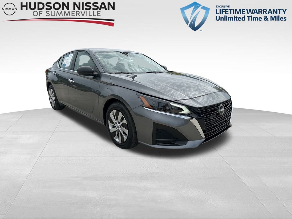 2024 Gun Metallic Nissan Altima 2.5 S Sedan