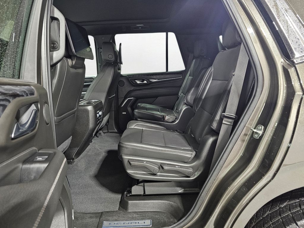 Used 2021  GMC Denali image 18