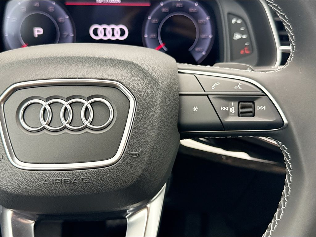 Thumbnail: 2026 Audi Q8 - 12