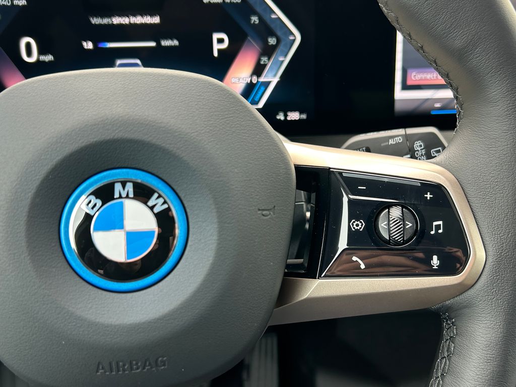 2025 BMW iX xDrive50 21