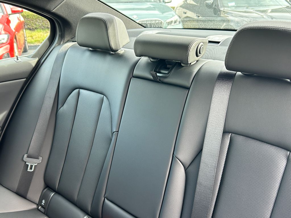 Thumbnail: 2026 BMW 3 Series - 32