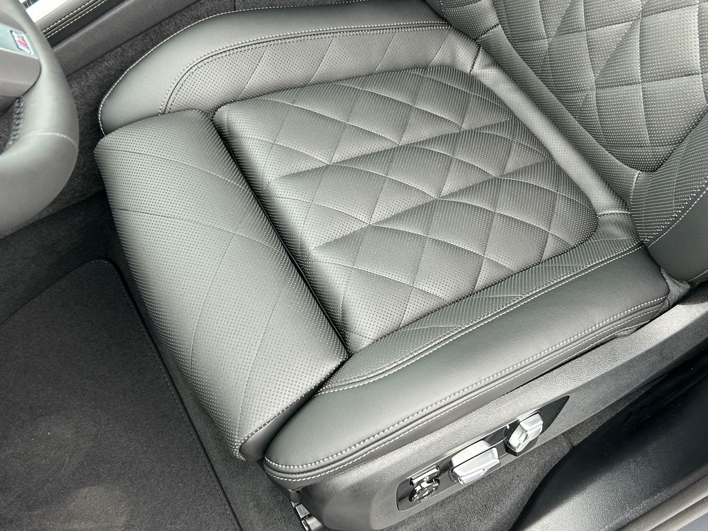 Thumbnail: 2026 BMW X5 - 15