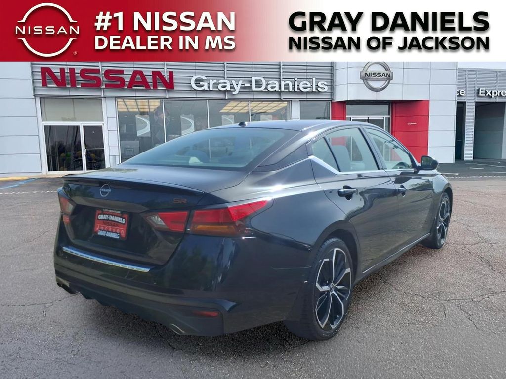 Used 2023 Nissan Altima Sedan
