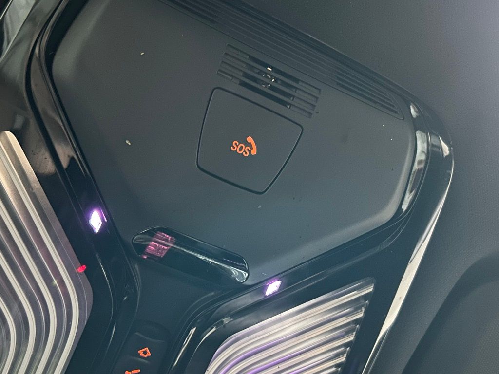 Used 2024 Black Sapphire Metallic BMW xDrive40i image 18