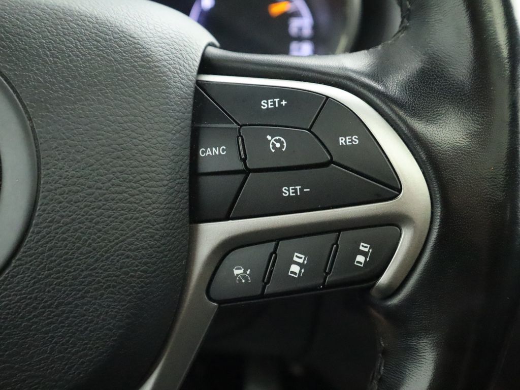 Thumbnail: 2020 Jeep Grand Cherokee - 12