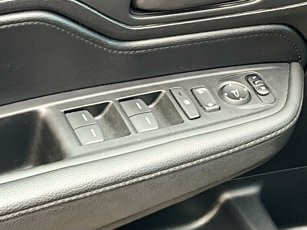 Used 2024 Black Honda EX-L image 17