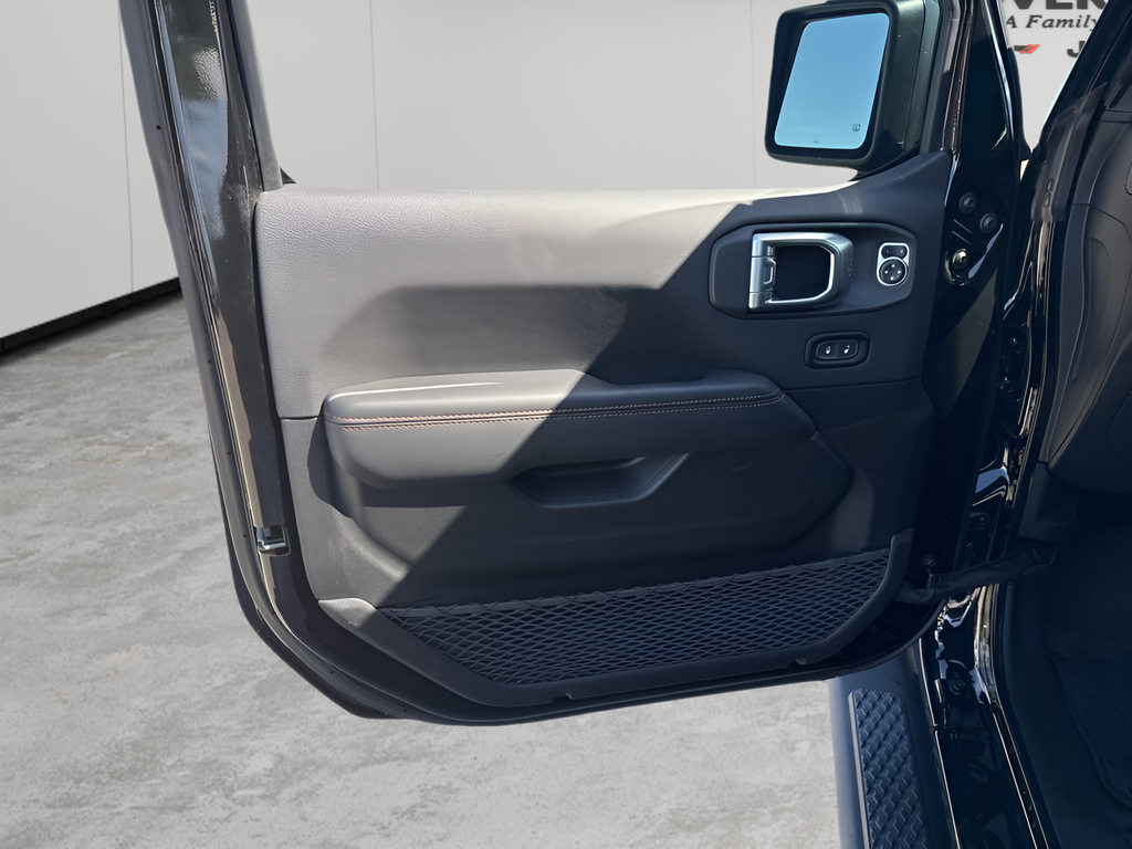 Used Car 2023 Jeep Gladiator  Mojave For Sale Under $40,000 In Austin, Texas