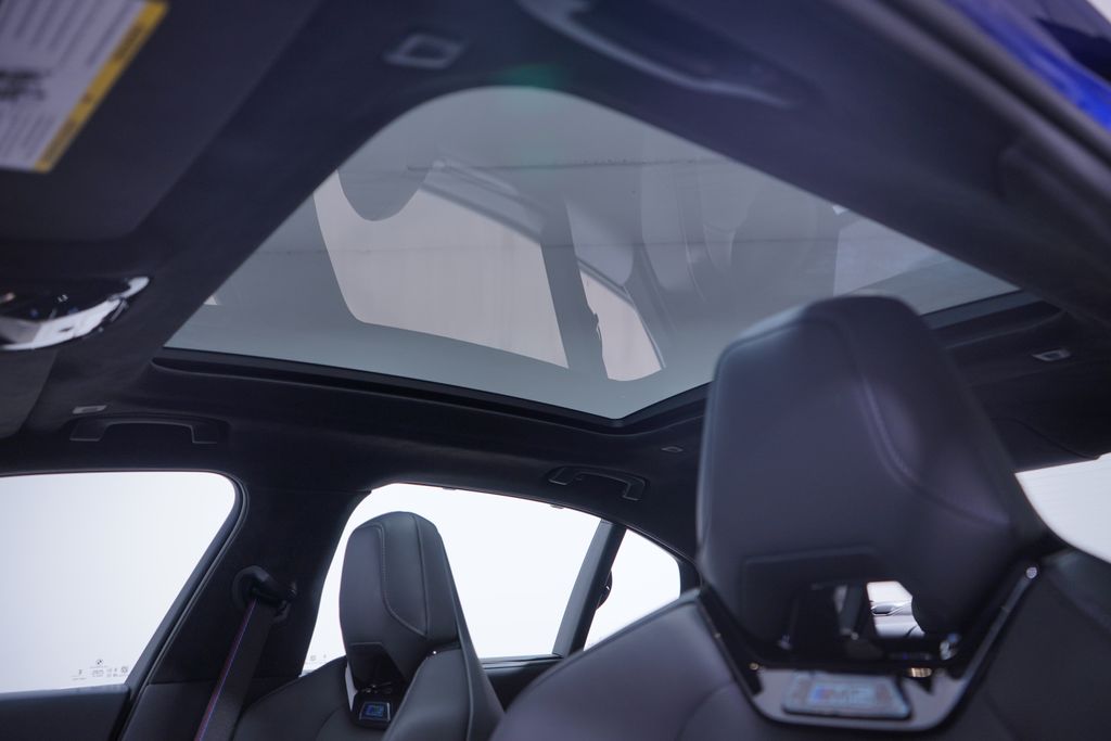 Thumbnail: 2026 BMW M5 - 9