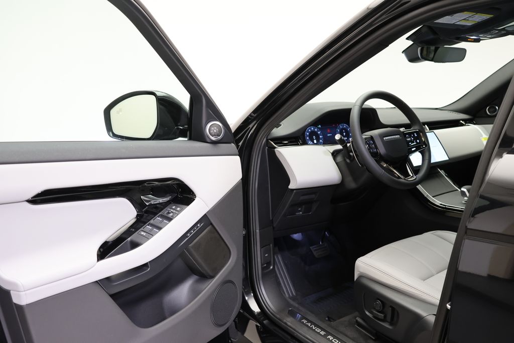 Thumbnail: 2026 Land Rover Range Rover Evoque - 26