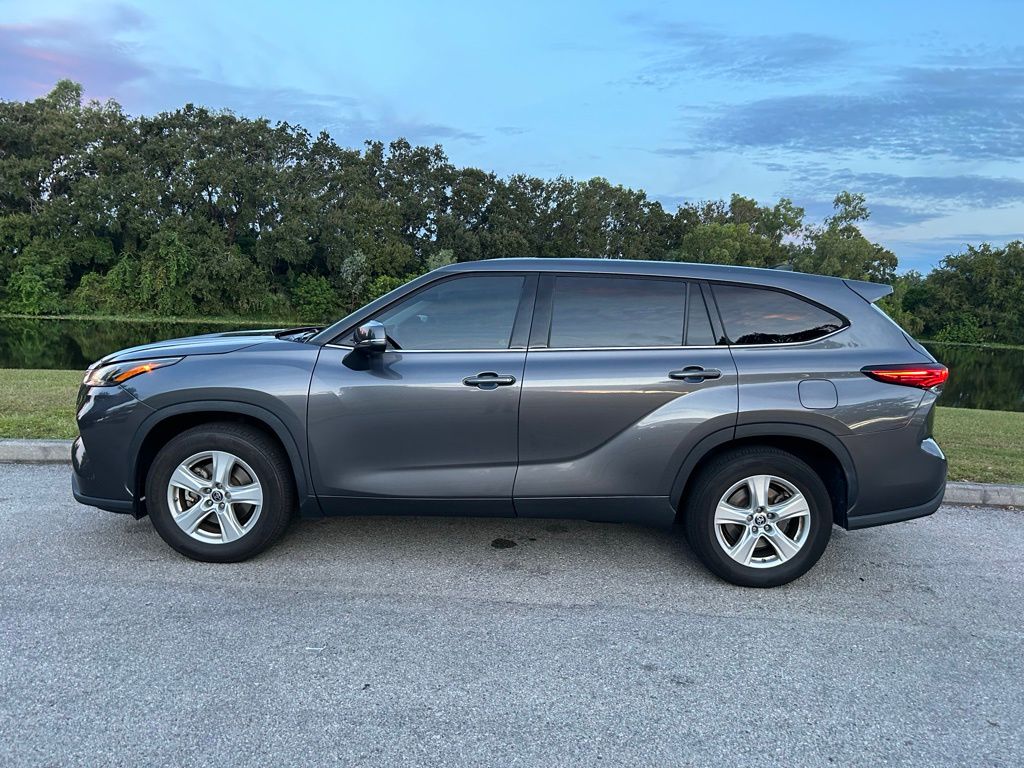 Thumbnail: 2022 Toyota Highlander - 2