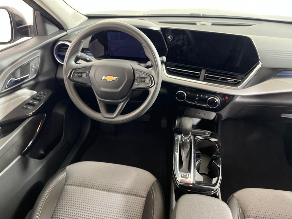 Thumbnail: 2025 Chevrolet Trax - 2