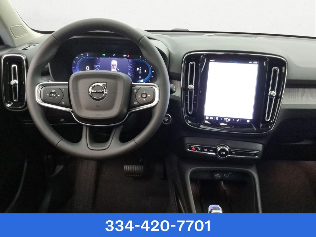 new 2025 Volvo XC40 car, priced at $37,599