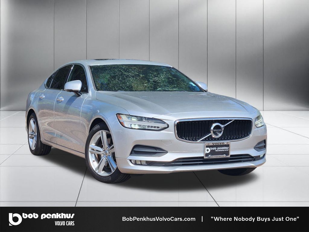 2017 Volvo S90 T5 Momentum