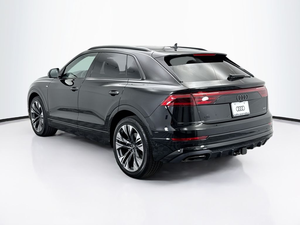 Thumbnail: 2026 Audi Q8 - 7