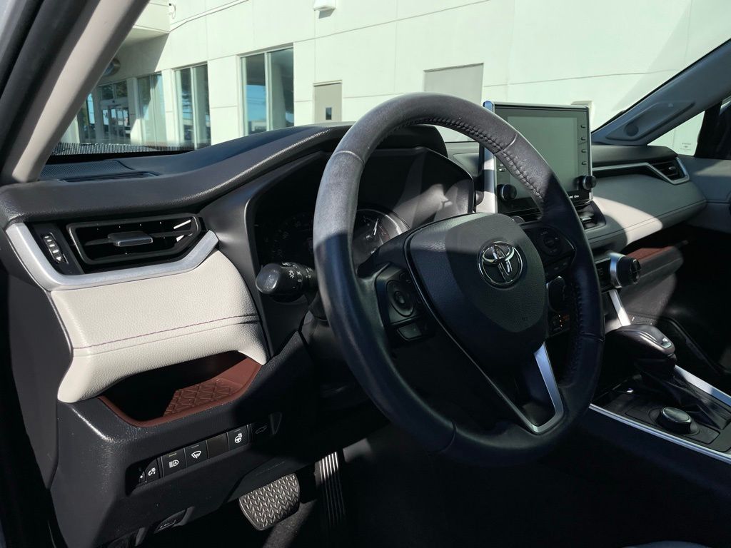 Thumbnail: 2022 Toyota RAV4 - 28