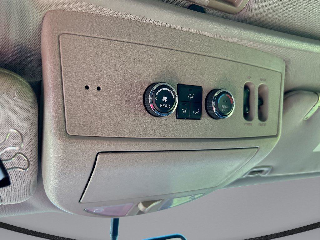 Thumbnail: 2014 Nissan Armada - 27