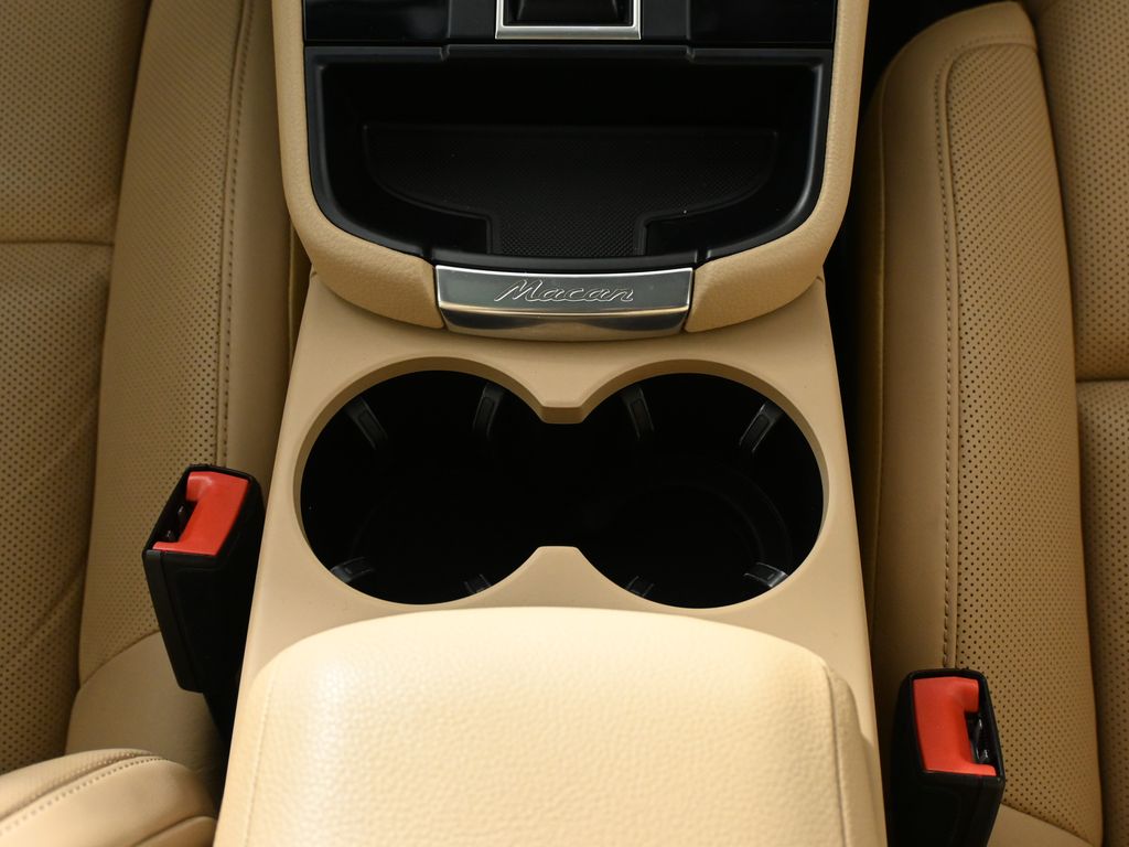 Thumbnail: 2024 Porsche Macan - 27