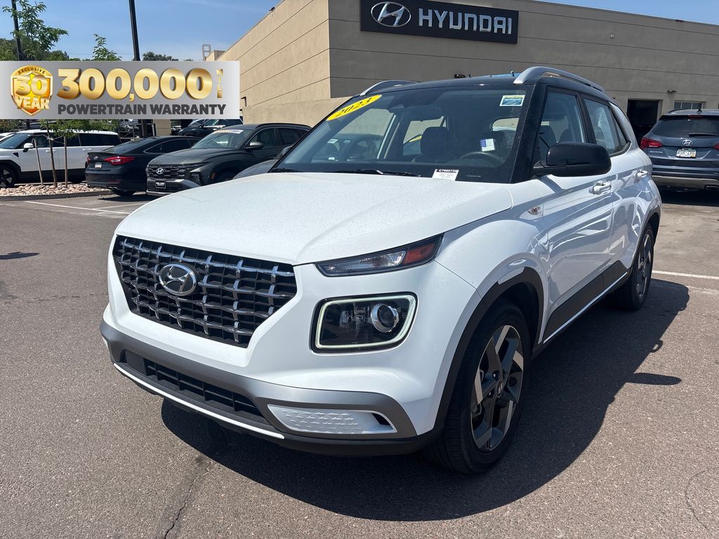 Ceramic White 2023 Hyundai Venue SUV / Crossover Front-Wheel Drive Continuously Variable Transmission