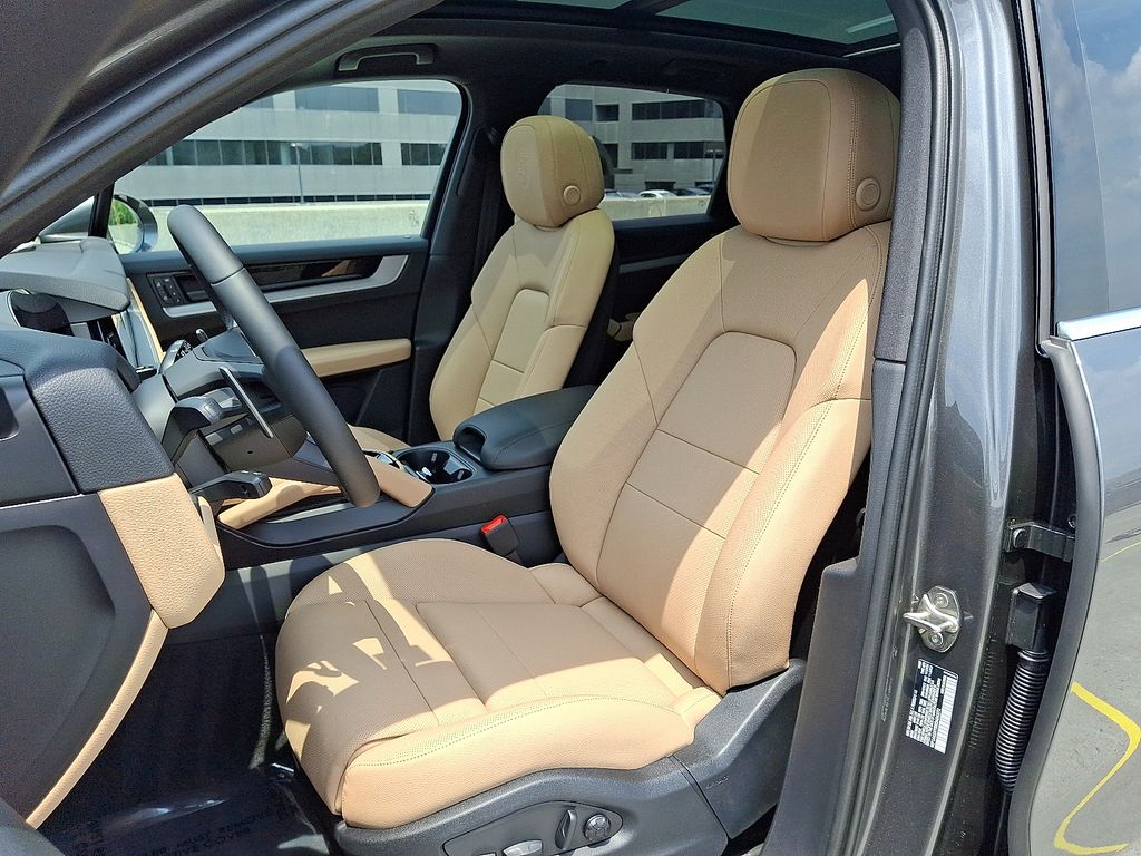 Thumbnail: 2025 Porsche Cayenne - 15