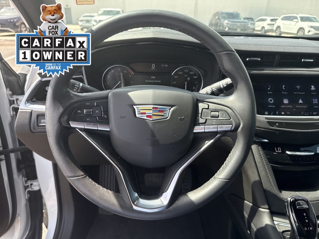 2024 Cadillac XT6 Luxury White at River Oaks CDJR