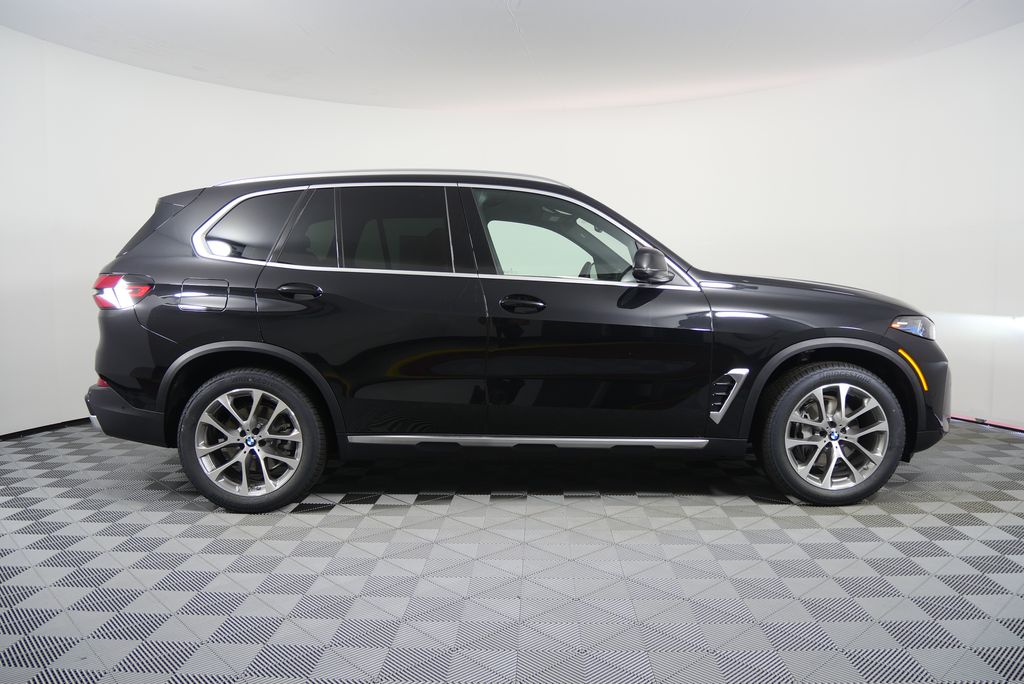 Thumbnail: 2026 BMW X5 - 2