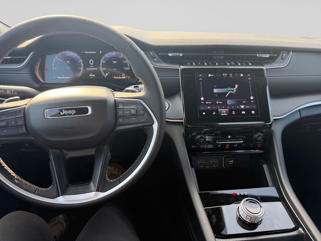 2025 Jeep Grand Cherokee Laredo Black at Spitzer Acura