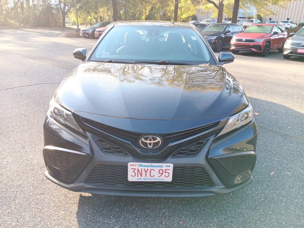 2021 Toyota Camry SE 8