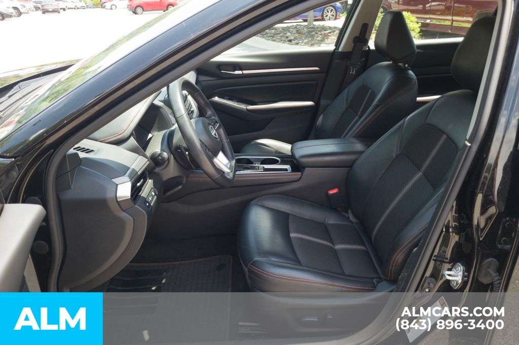 Used 2024 Black Nissan 2.5 SR image 15