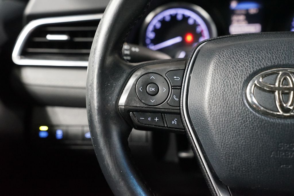 Thumbnail: 2018 Toyota Camry - 14