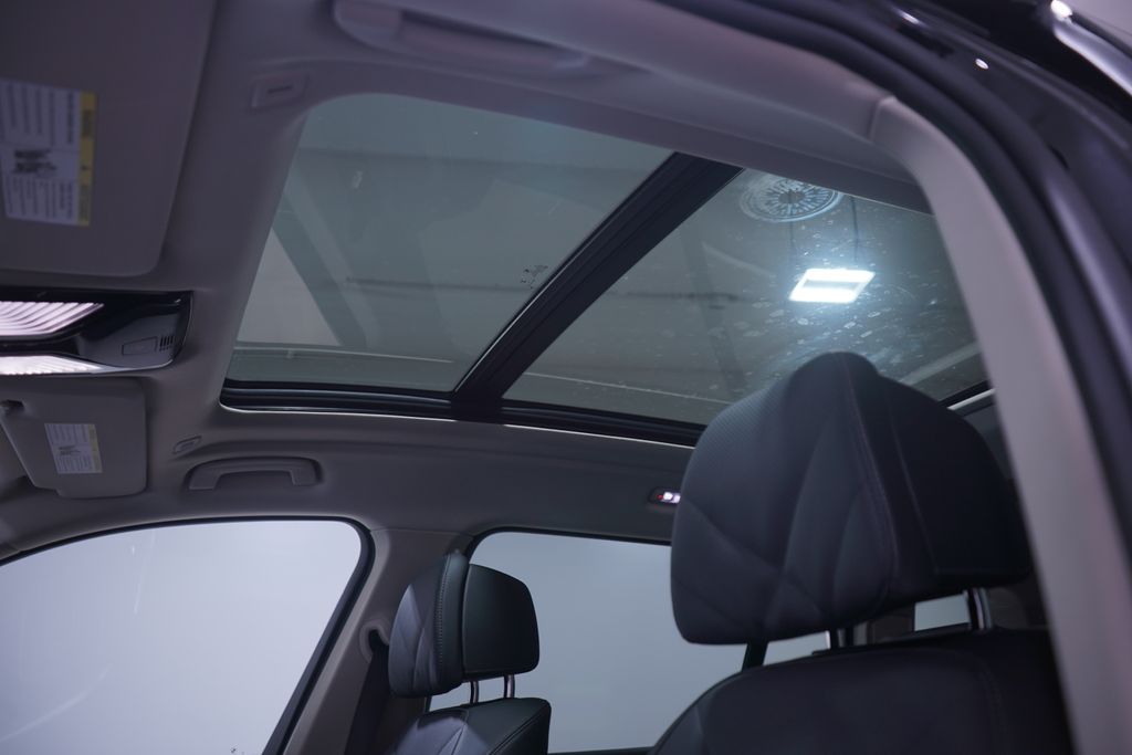 Thumbnail: 2026 BMW X7 - 8