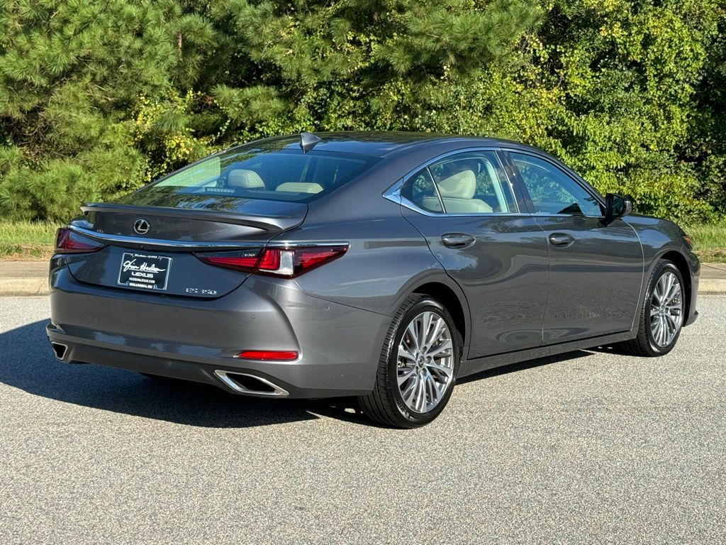 2021 Lexus ES 350 13