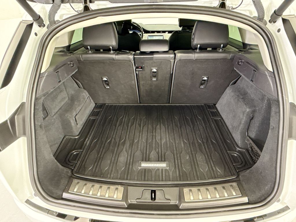 Thumbnail: 2023 Land Rover Range Rover Evoque - 27