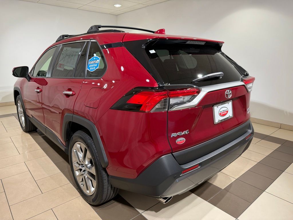 Thumbnail: 2019 Toyota RAV4 - 3