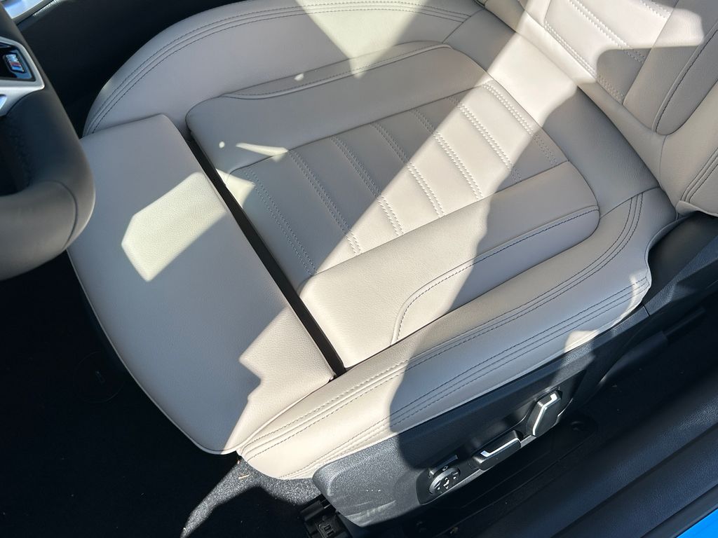 Thumbnail: 2026 BMW 4 Series - 15