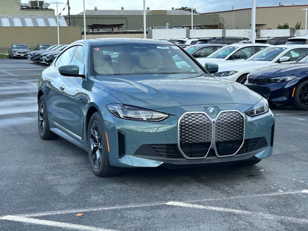 Thumbnail: 2025 BMW i4 - 7