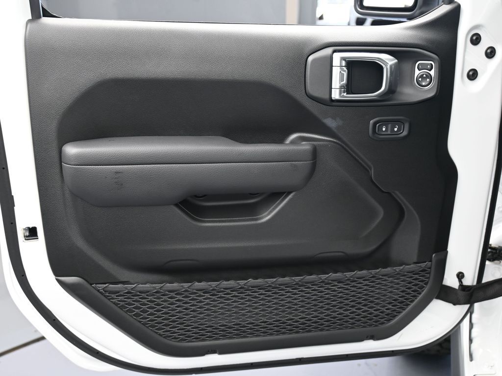 New 2026 Bright White Clearcoat Jeep Willys image 23