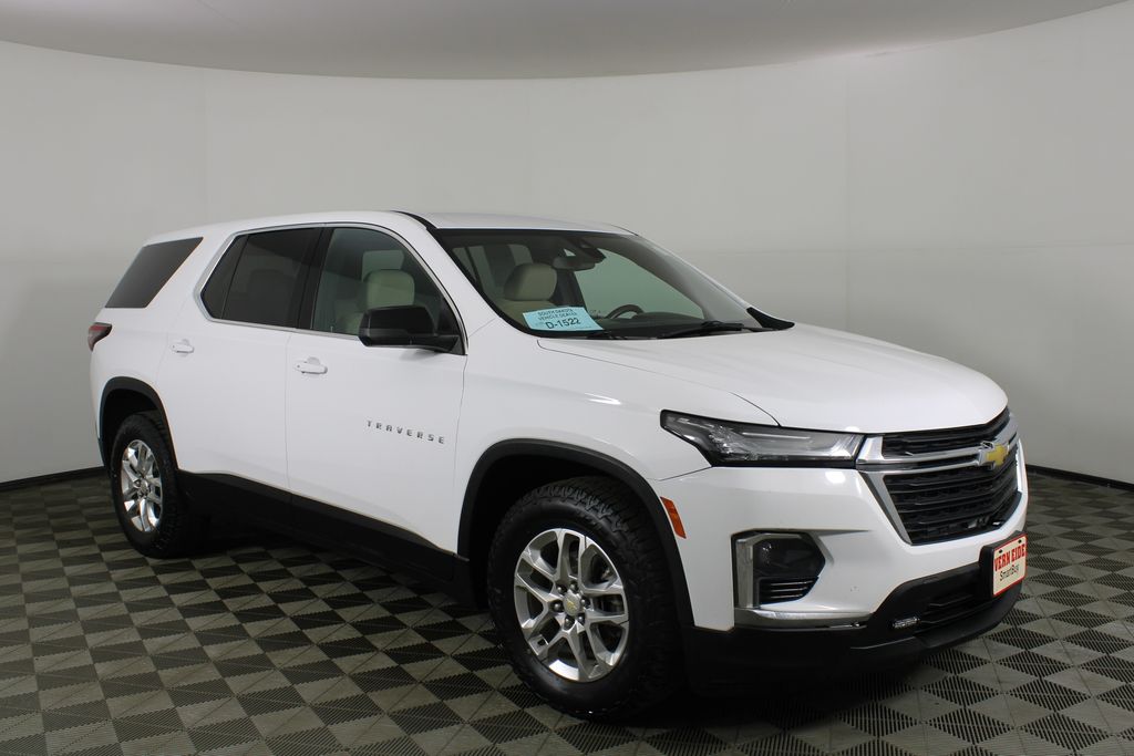 Summit White 2022 Chevrolet Traverse SUV / Crossover Four-Wheel Drive 9-Speed Automatic