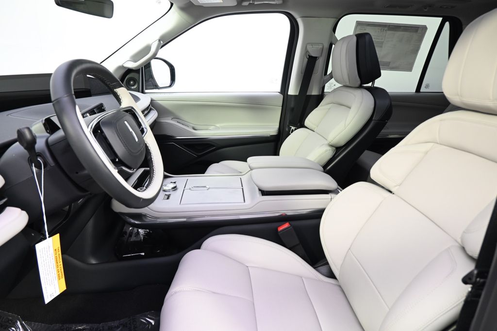 New 2026 White Lincoln Reserve image 13