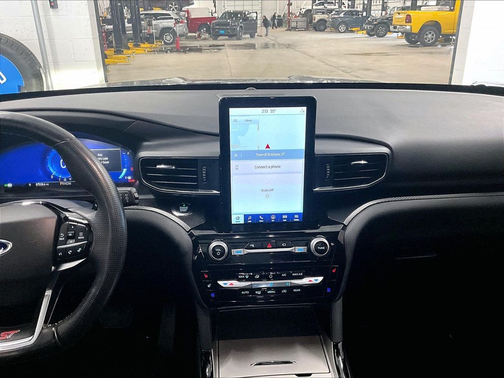 2021 Ford Explorer — photo 19