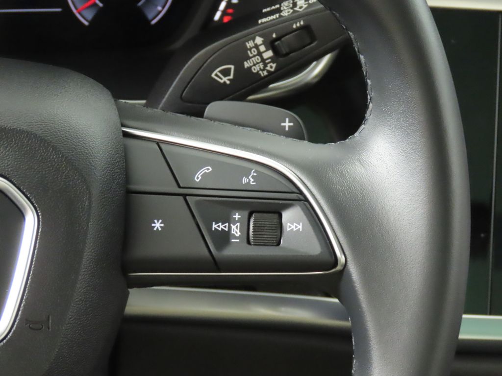 Thumbnail: 2023 Audi Q3 - 19