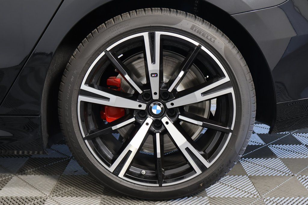 Thumbnail: 2026 BMW 5 Series - 10